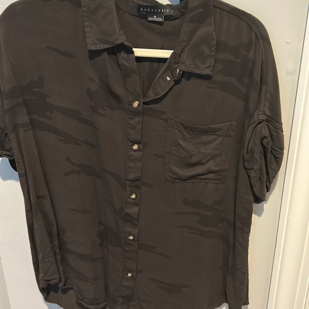 Sanctuary short sleeve button down sz M